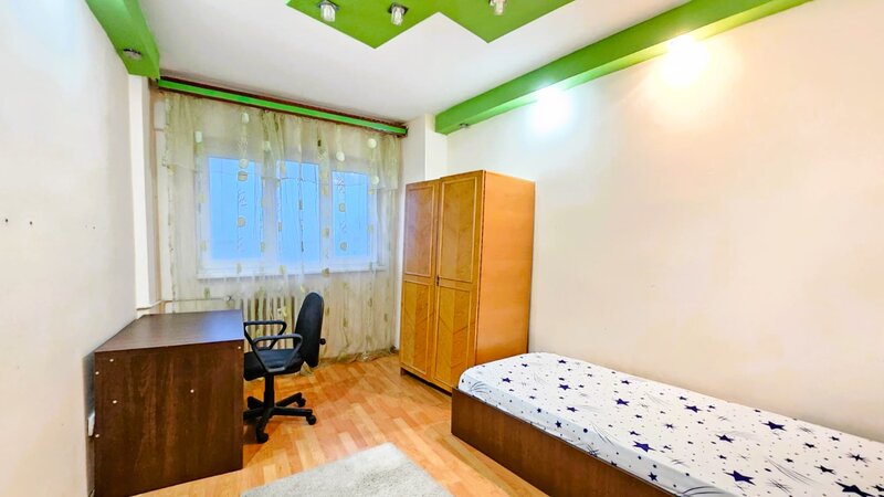 Basarabia, apartament 3 camere decomandat, 80 mp, 2 bai, bloc 1986