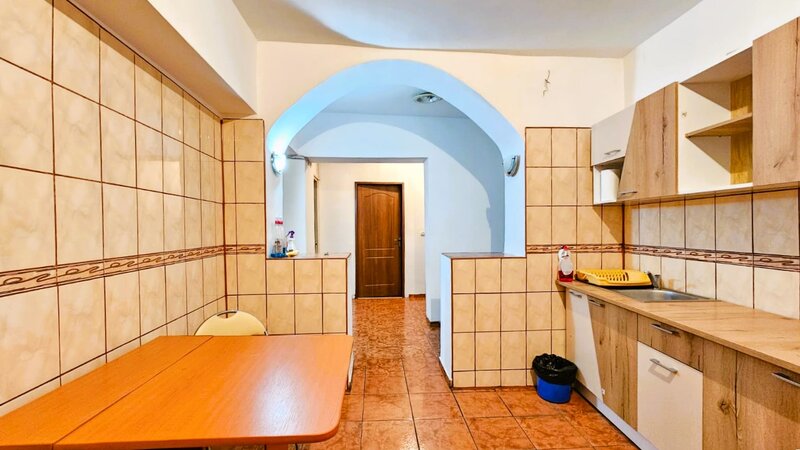 Basarabia, apartament 3 camere decomandat, 80 mp, 2 bai, bloc 1986