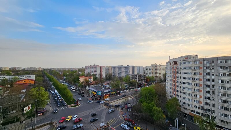 Basarabia, apartament 3 camere decomandat, 80 mp, 2 bai, bloc 1986